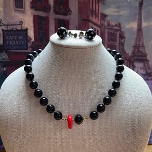 VINTAGE NECKLACE AND EARRINGS SET